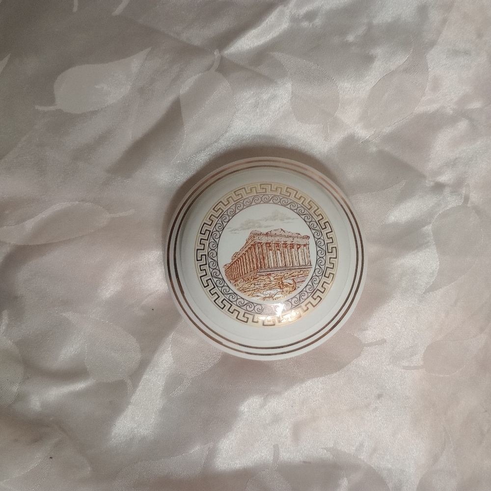 Handmade 24k gold detail ceramic trinket box - Picture 2 of 4